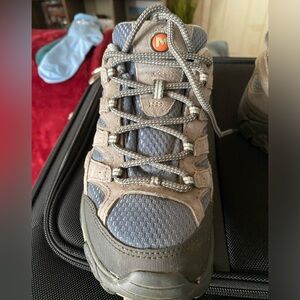 Merrell Women Moab 2  Vent Hiking Shoes, Smoke sz7